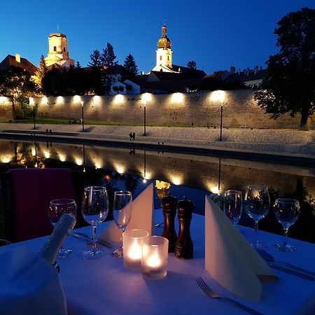 Hotel Icon Gyor Ngoại thất bức ảnh