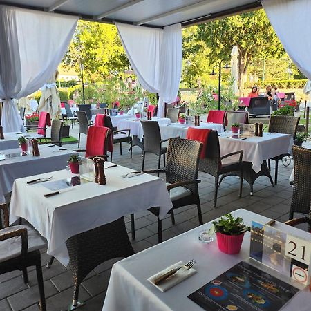 Hotel Icon Gyor Ngoại thất bức ảnh