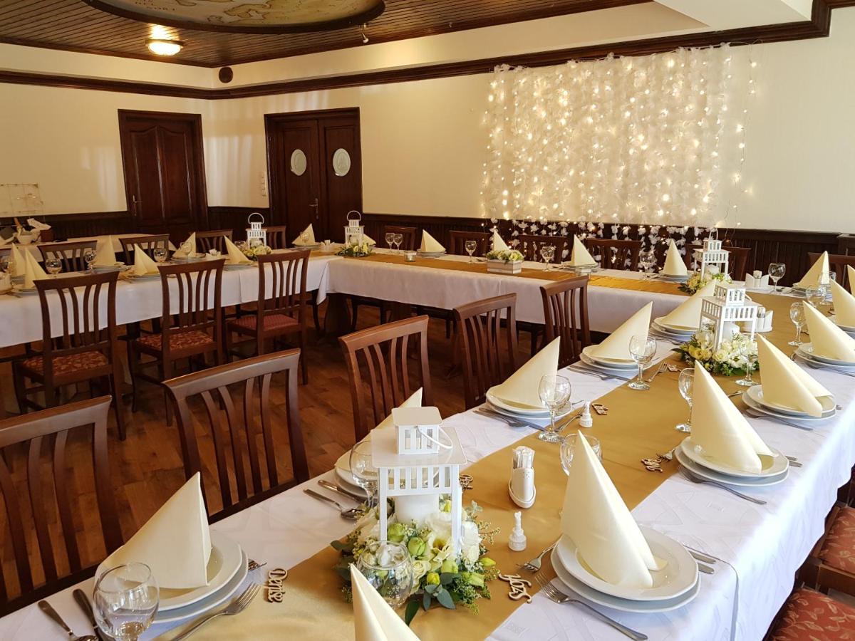 Hotel Icon Gyor Ngoại thất bức ảnh