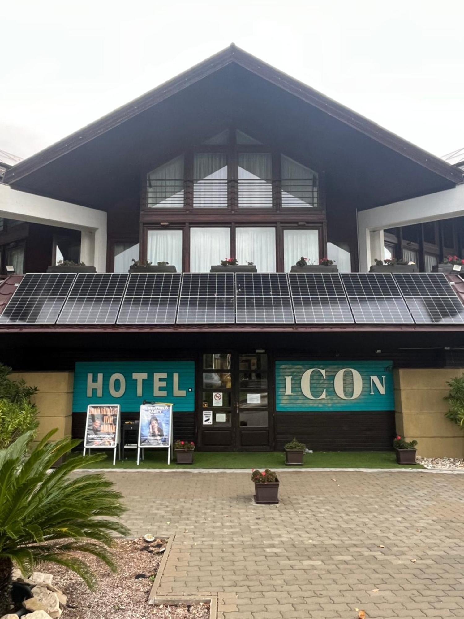 Hotel Icon Gyor Ngoại thất bức ảnh